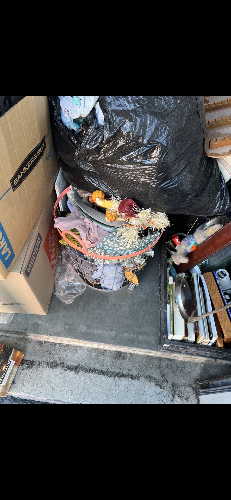 Storage unit clear out (not free)