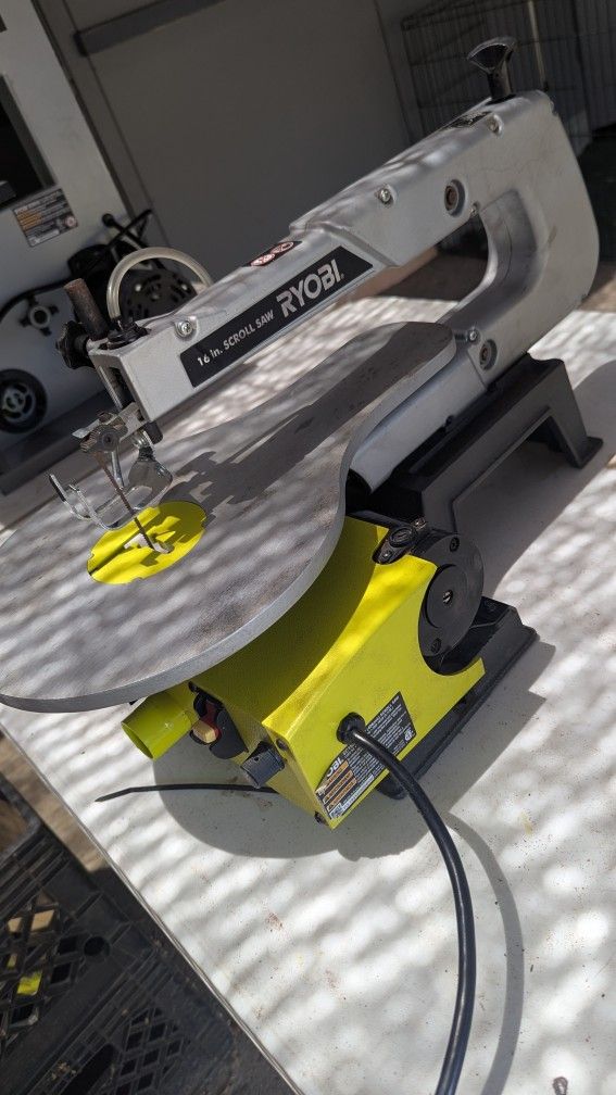Rioby Scroll Saw