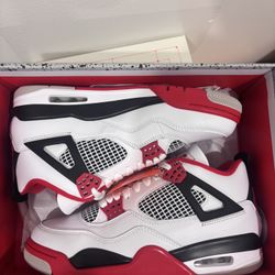 Jordan 4 Fire Red Size 9