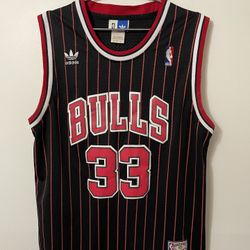 1995-96 Adidas Scottie Pippen #33 Chicago Bulls Jersey