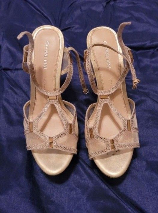 Womens HEELS AND TOMS