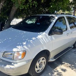 1998 Toyota Sienna