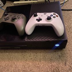 Xbox One (2controllers+7games)