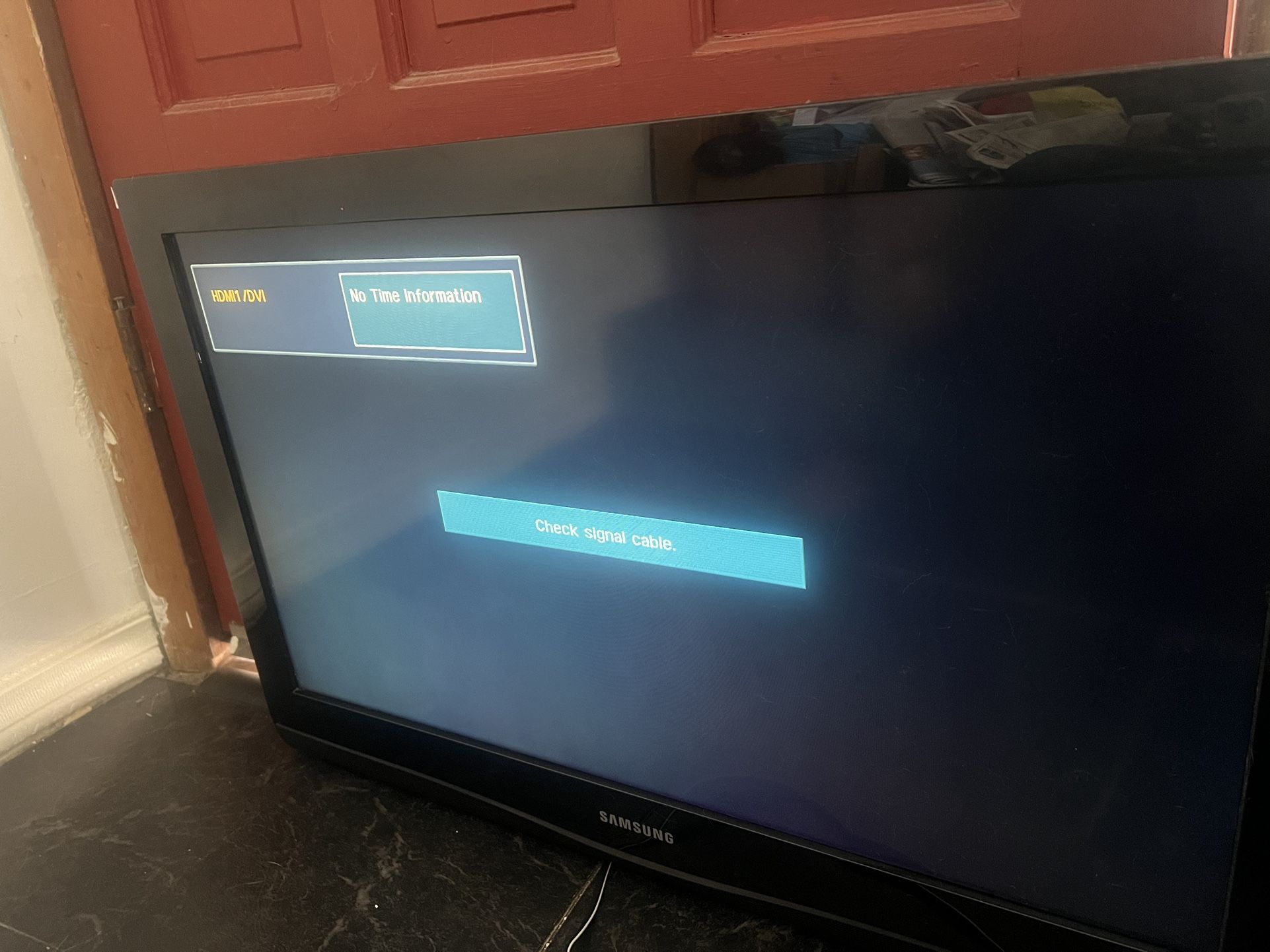 32 Inch Samsung Tv With Remote $75. Curbside Delivery Available For $15 In Philadelphia