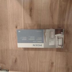 Moen Wellton 4 Piece Bath Accessories Kit