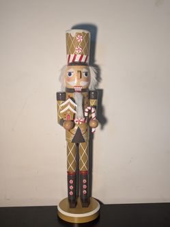 Gingerbread Guy Nutcracker 