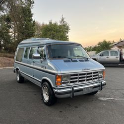 1989 Dodge Ram Van