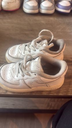 White Nike shoes