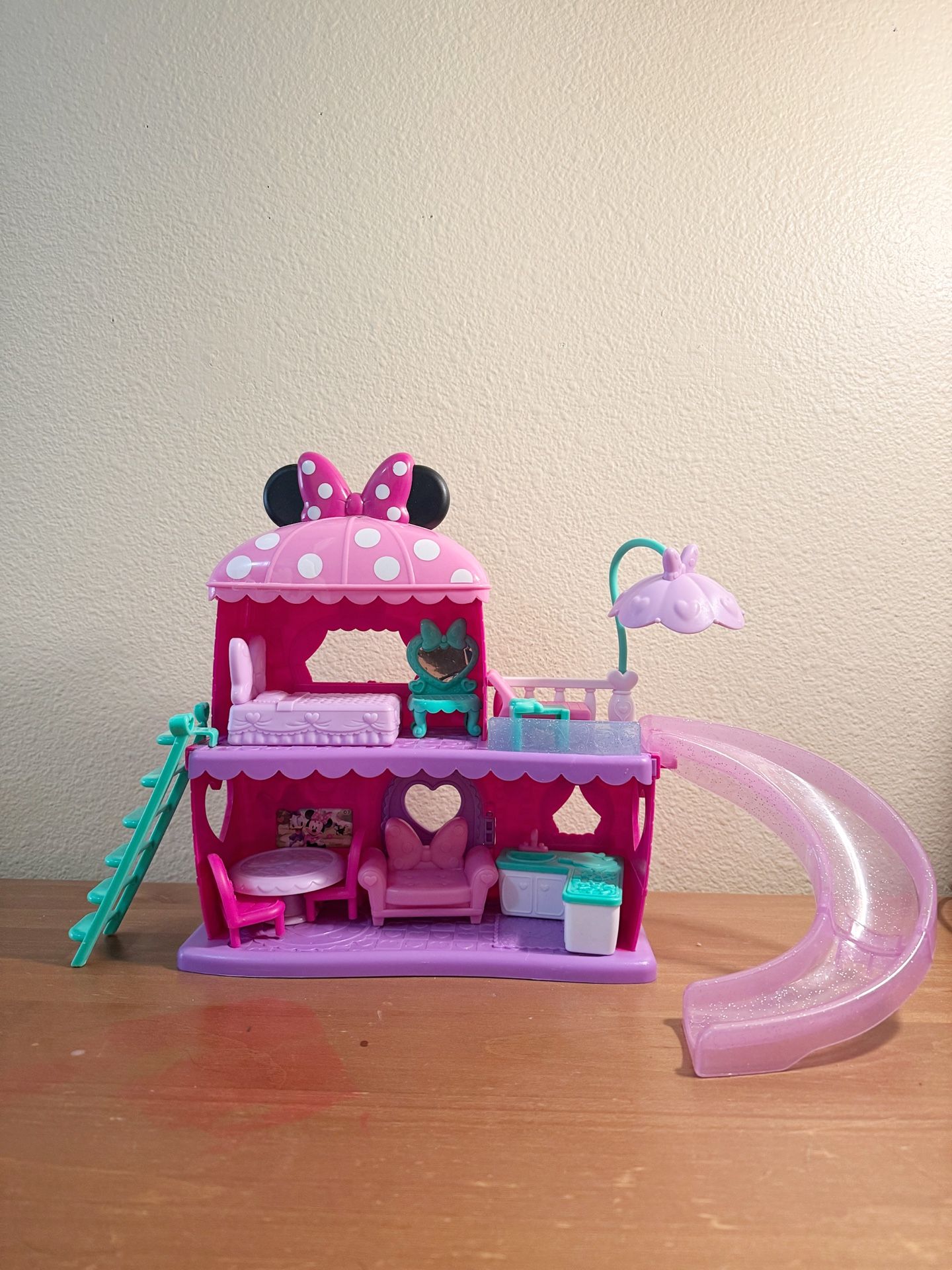 Minnie Bow House