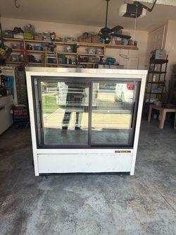 Refrigeration Deli Case