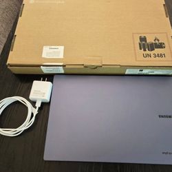 Samsung Galaxy Chromebook plus 15.6” AmOled display i3 8gb 256gb 