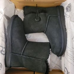 UGG Big Kids' Bailey Button II Black Boots Size 3