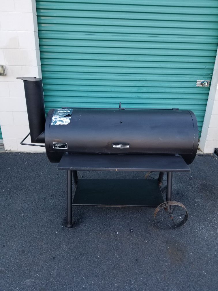 Old Country BBQ Pits™ Cantina XXL Charcoal Grill