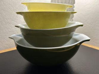 Vintage Pyrex Cinderella Mixing Bowls “Verde” Avocado Green Set Of 4