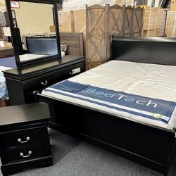 Sale ‼️ Queen ( Or Full) Black Bedroom Set (queen Bed frame, Dresser, Mirror, And One Nightstand ) 