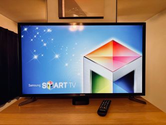 Samsung 32” Smart TV with Remote