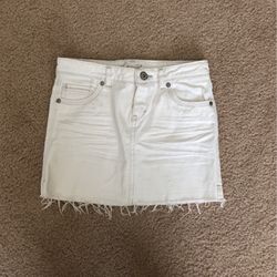 Levi’s white jean skirt 