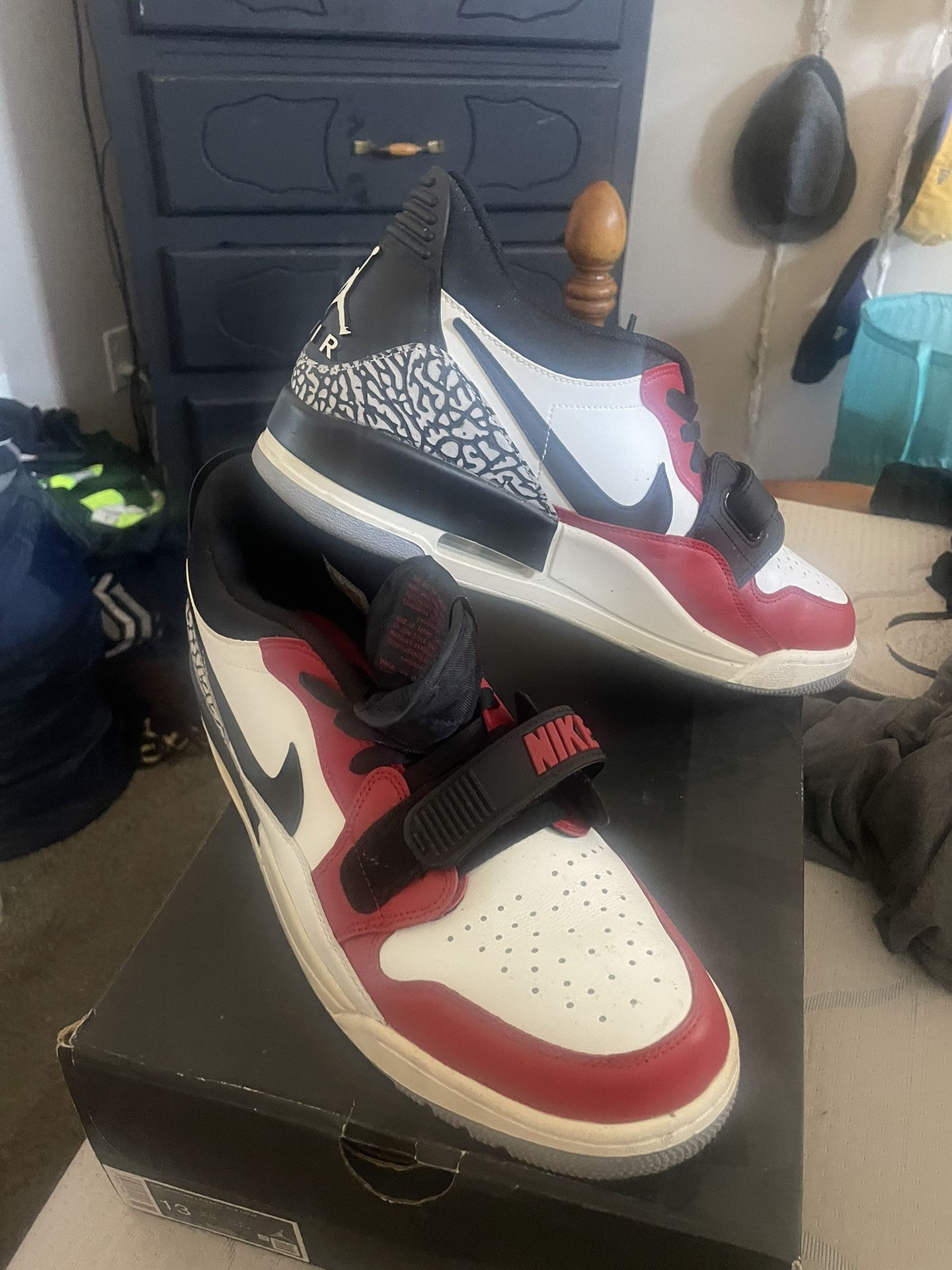 Jordan Legacy's 312 low size 13