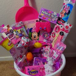 Minnie Mouse Easter basket 