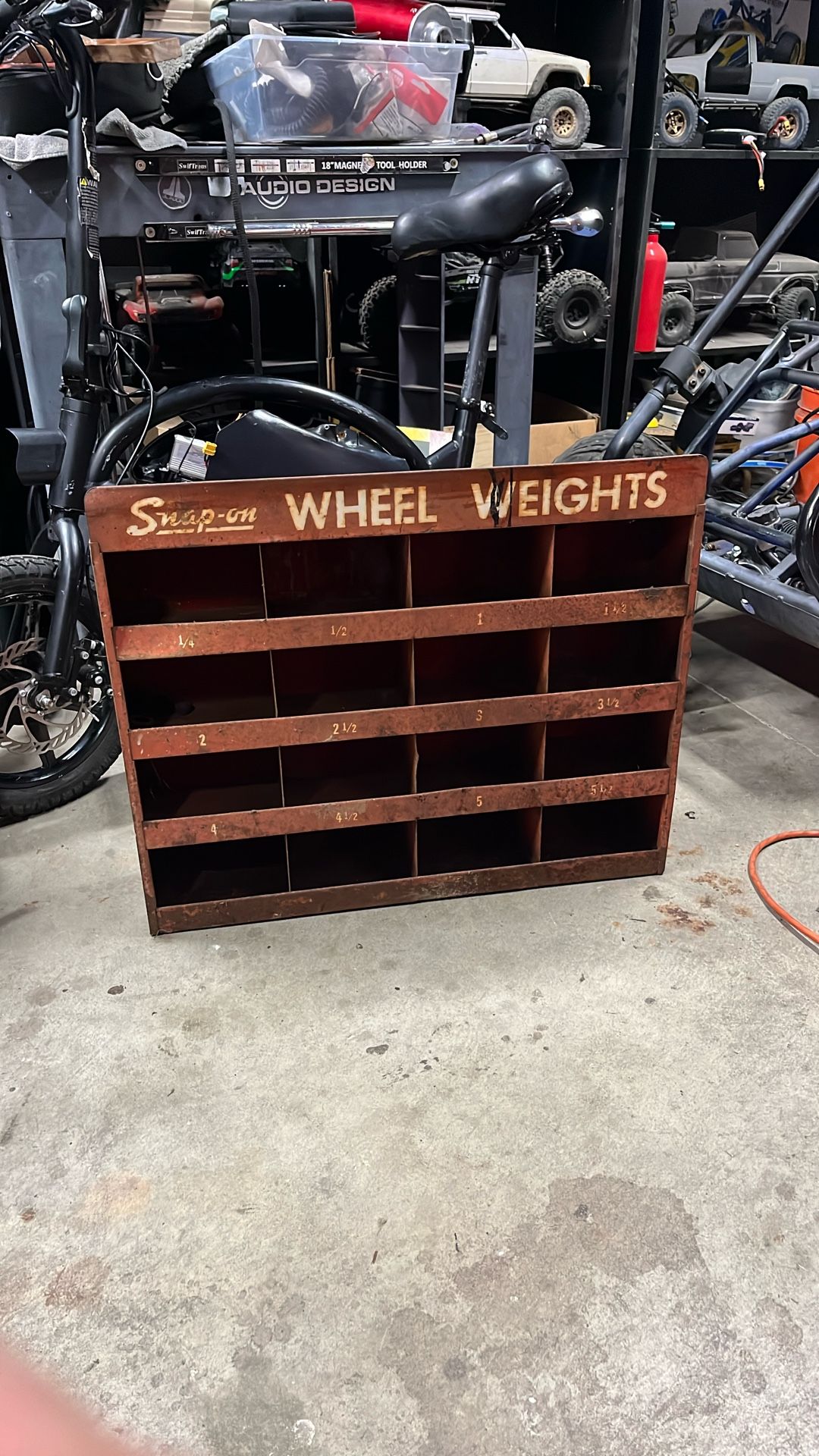 Vintage 1950s Snap-On wheel weight Storage