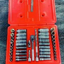 MAC Tools 44 piece Deluxe Socket Set 1/4" Drive