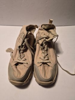 Size 11 (US) - Skechers Hi-Ryze - Crazy Stomper