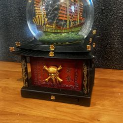 Disney Pirates Of The Caribbean Snowglobe limited edition rare