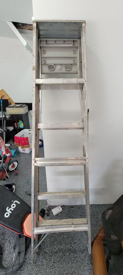 6' Aluminum Step Ladder with Tool Tray