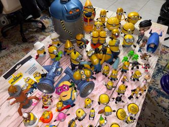 Lot of minion toys  (80+)