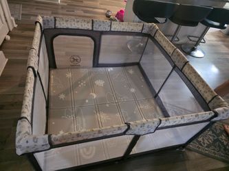 50 x 50 pack n play/play yard w mat