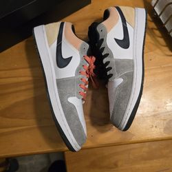 Jordan 1 Low SE Flight Club