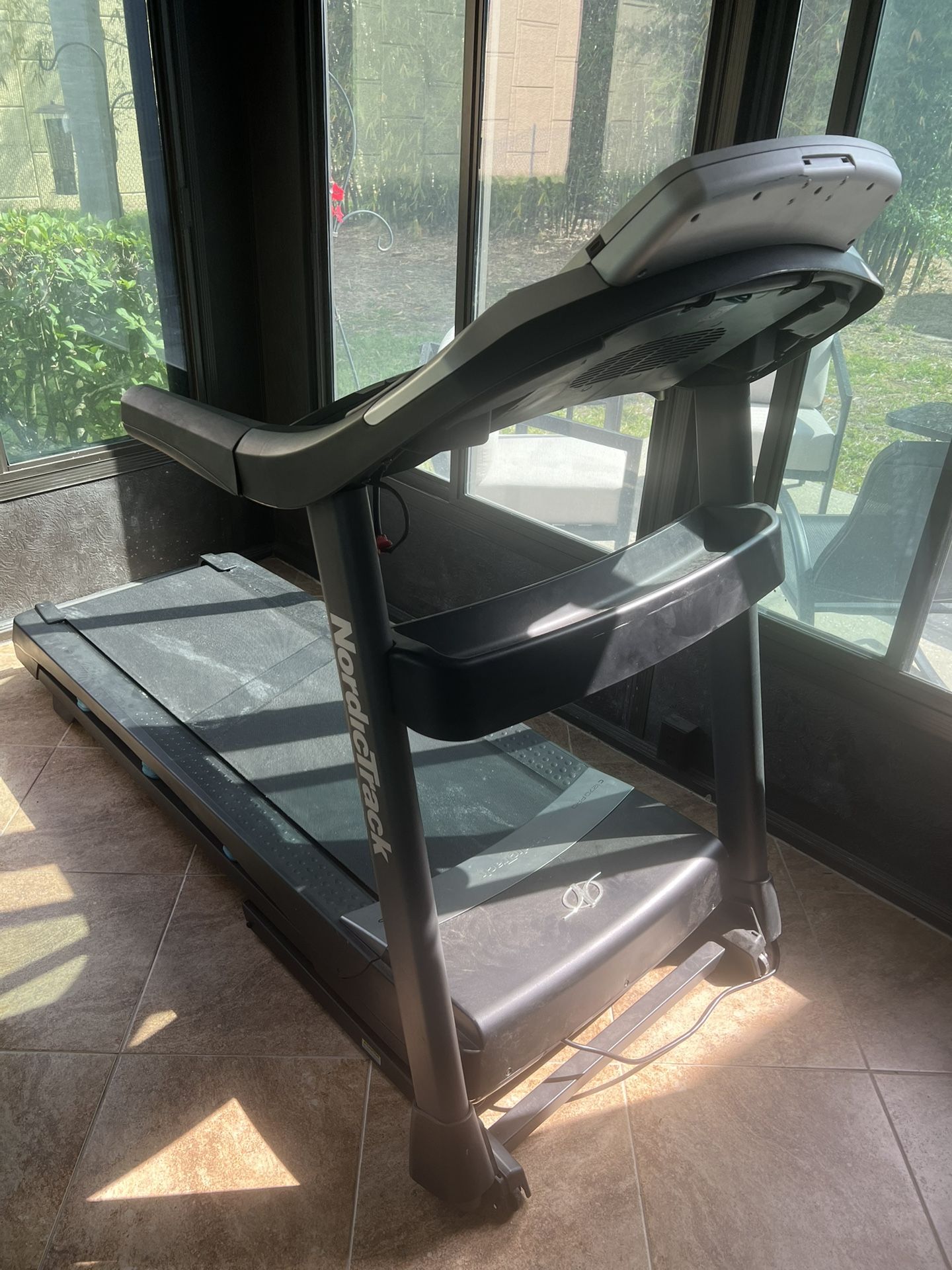 $1750 Nordic track Full Size Treadmill Needs Motherboard $125