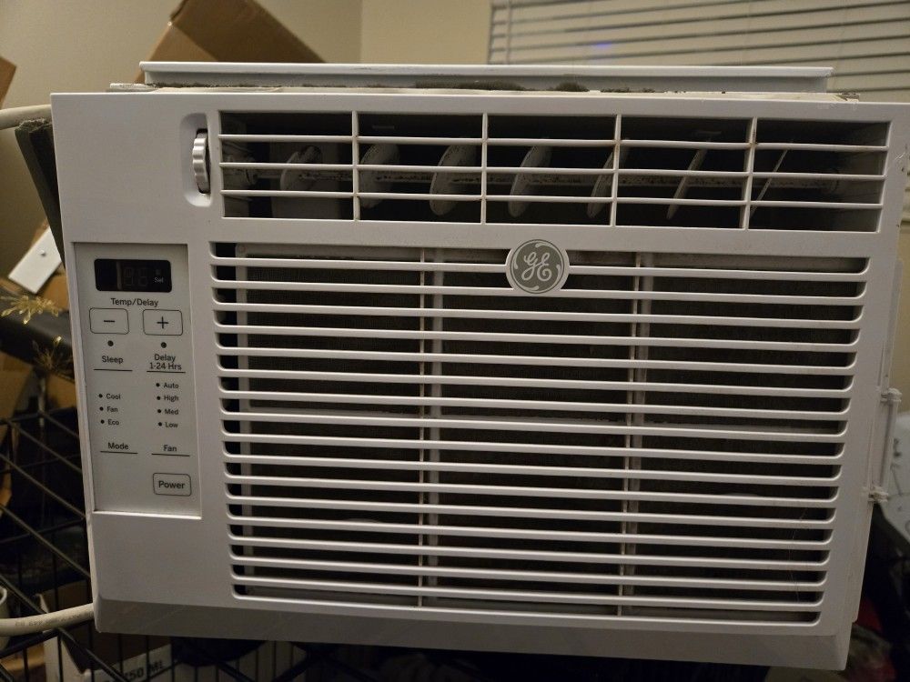 Window AC Unit 