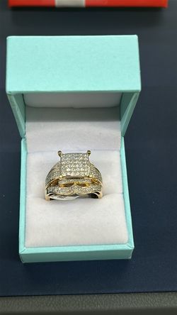 Lady’s ring 14k 11g Diamond size 7