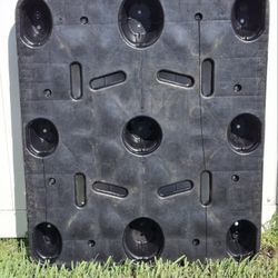 Medium Duty Plastic Pallets 40x48x6