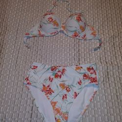 New Bikini woman size 6