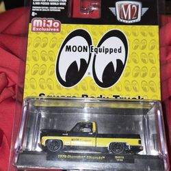 M2 Machines (Mijo Exclusive) Mooneyes Equipped 1979 Chevrolet Silverado Squarebody Truck