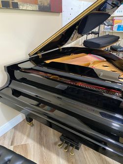 Baldwing Black Lacquer Grand Piano