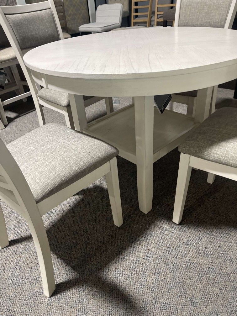 OM• $38 Initial • Brand New// Erinber 5 Piece Dining Set// Table And Chairs