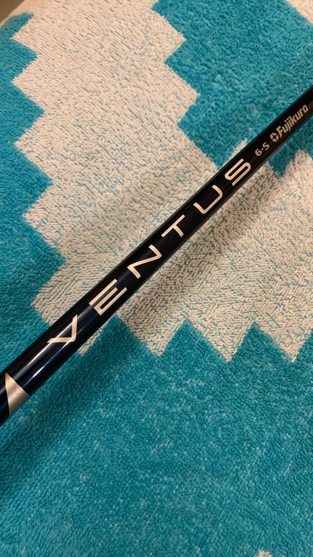 Fujikura VENTUS Driver Shaft 6-Stiff Graphite Shaft With TaylorMade Adopter Midsize Grip. Excellent Condition