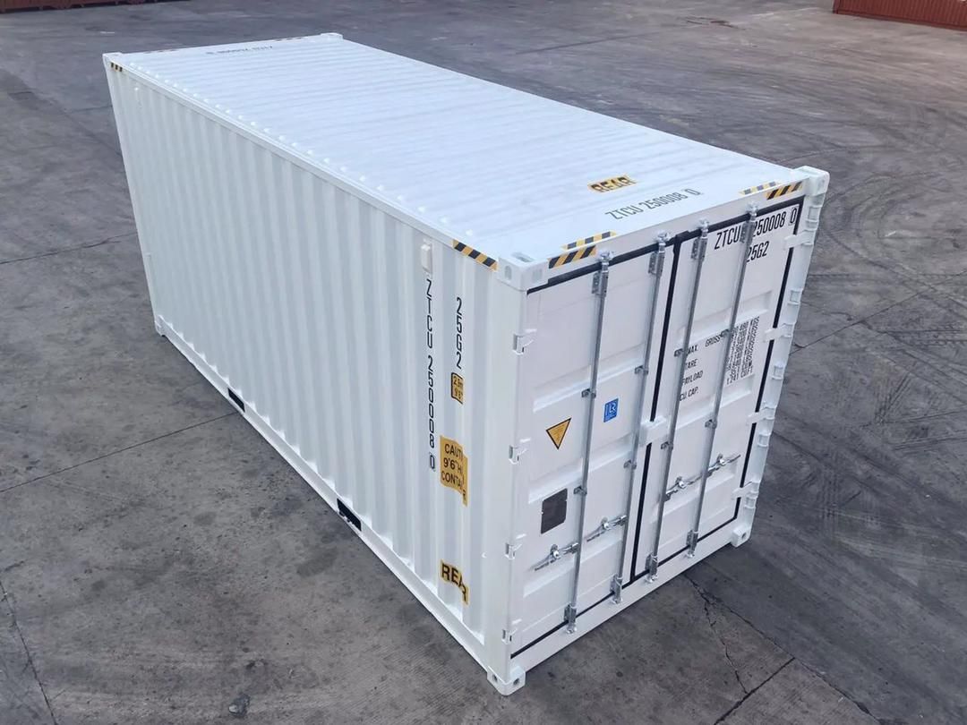 20FT Shipping Container White. 