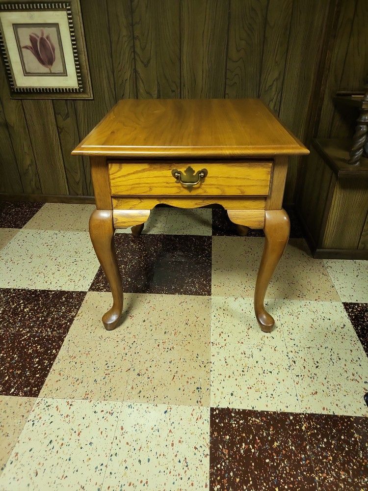 Broyhill Night Stand Or End Table