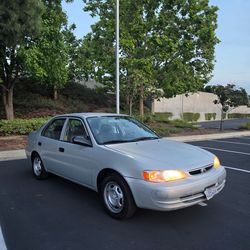 2000 Toyota Corolla