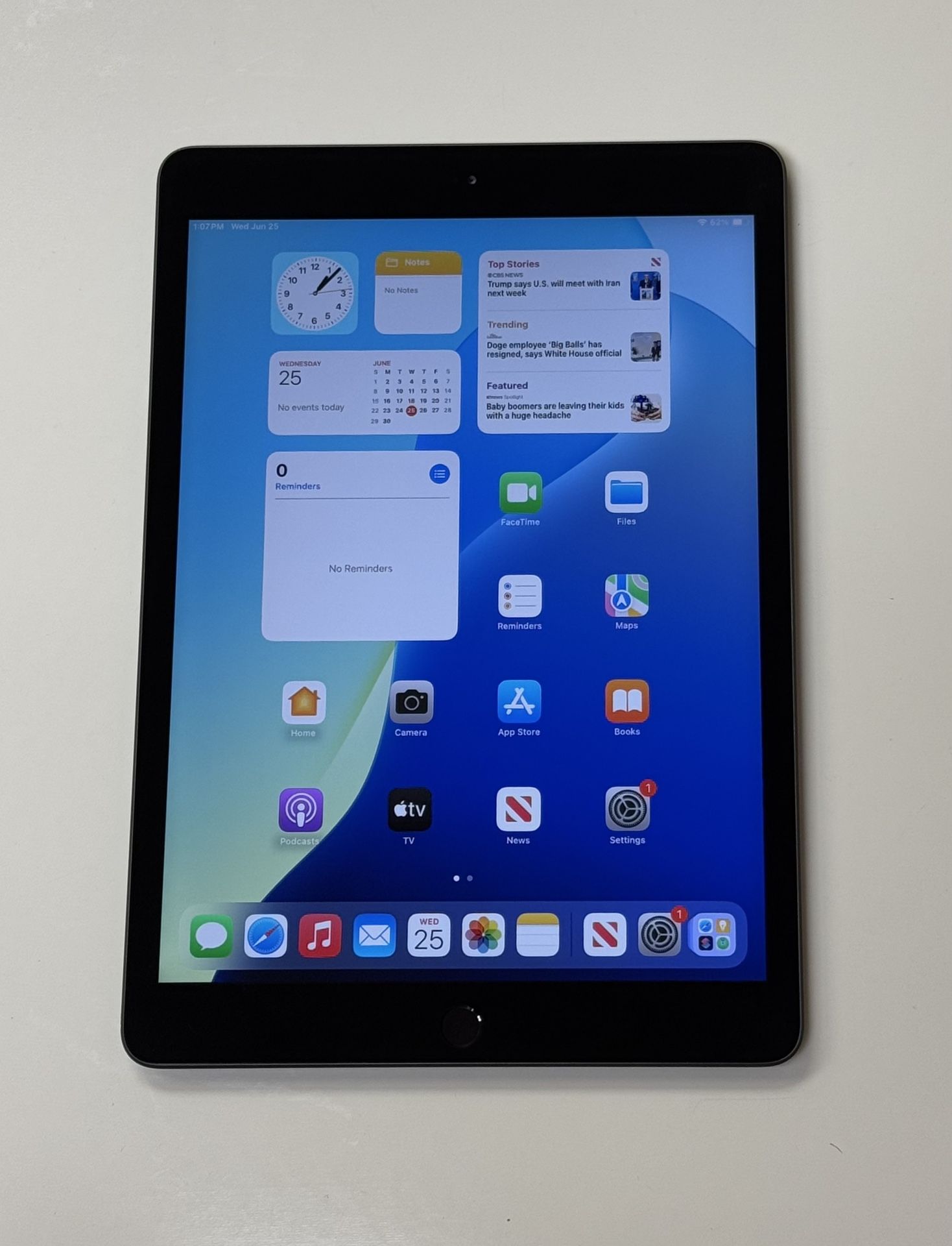 Excellent Apple iPad 7 7th Gen 10.2” 128GB Wi-Fi Tablet Space Gray IOS 18.5