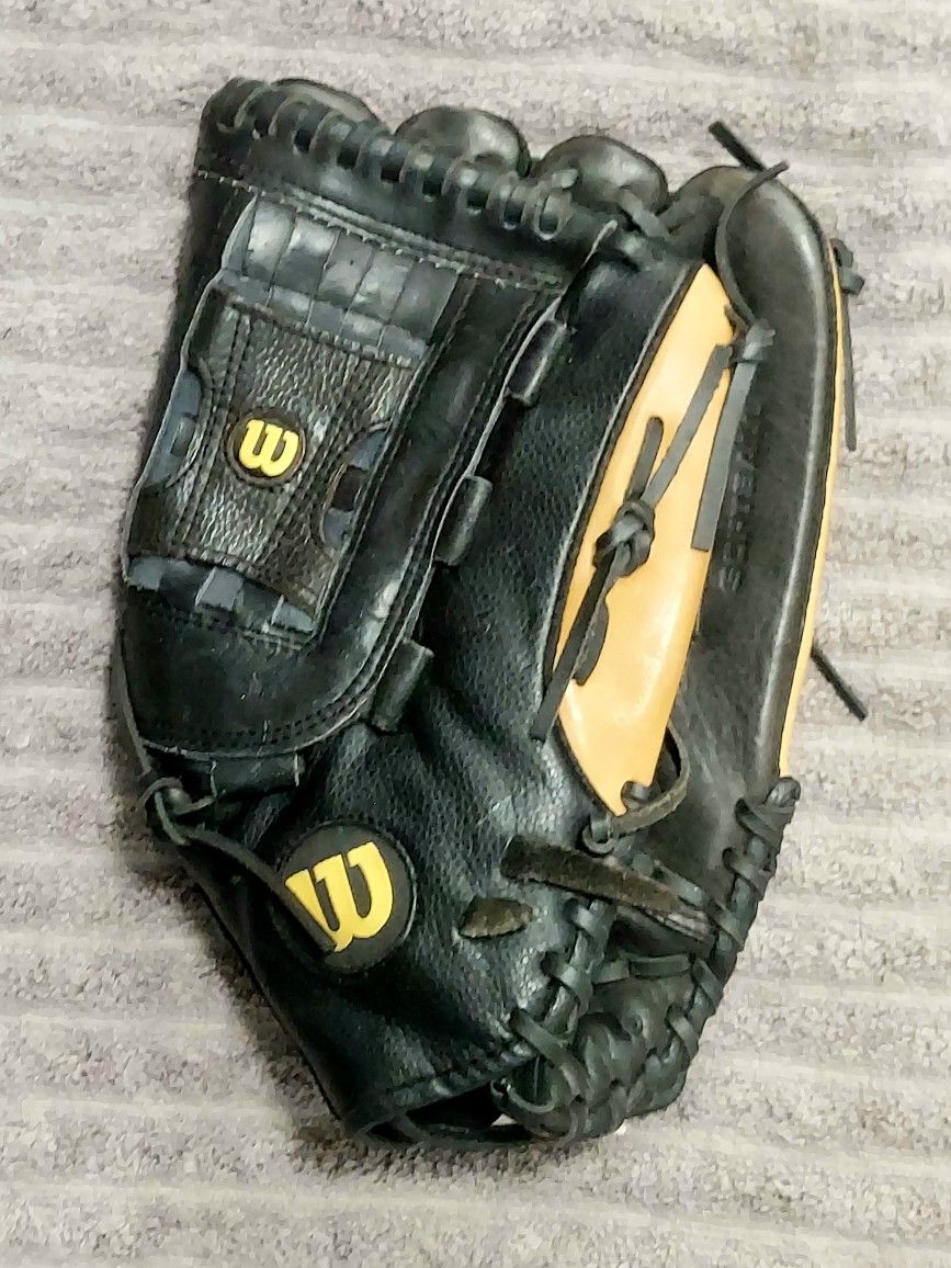 Wilson Elite Oversized Softball Glove Black Leather  Great Condition 