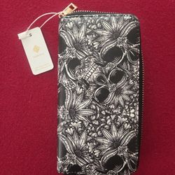 Faux Leather Skull Zipper Wallet NWT