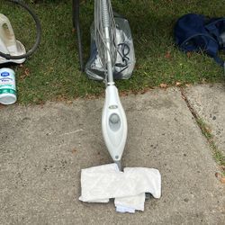 Shark floor steamer 