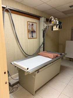 Universal X-Ray Uni-Matic 325 Table with Overhead Tube System