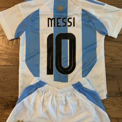 MESSI YOUTH SOCCER JERSEY SIZE 24 SMALL 