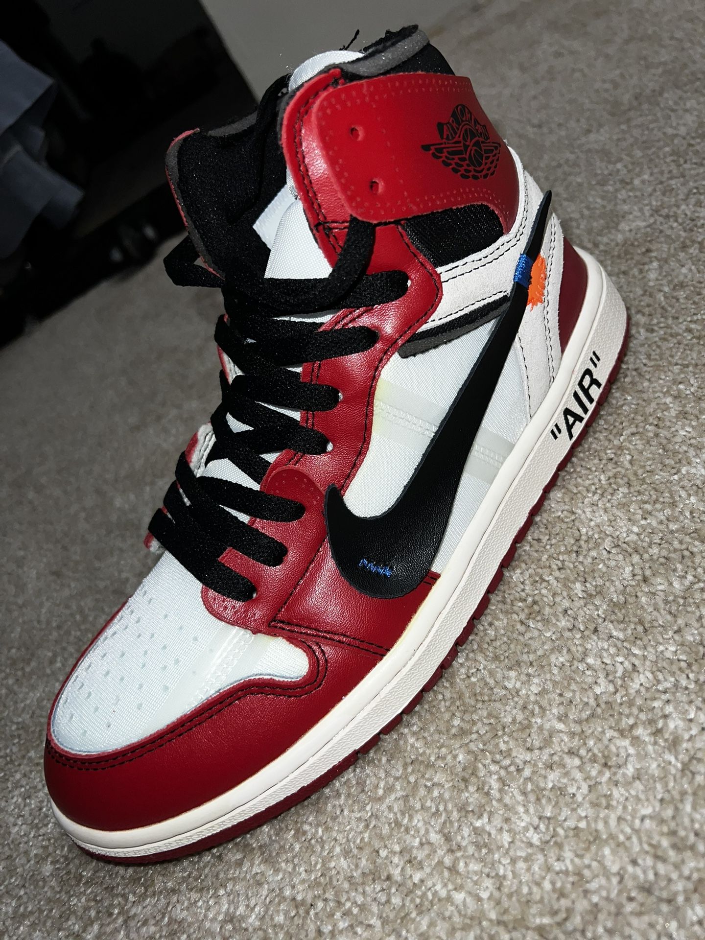 Off-White x Air Jordan 1 Retro High OG Chicago